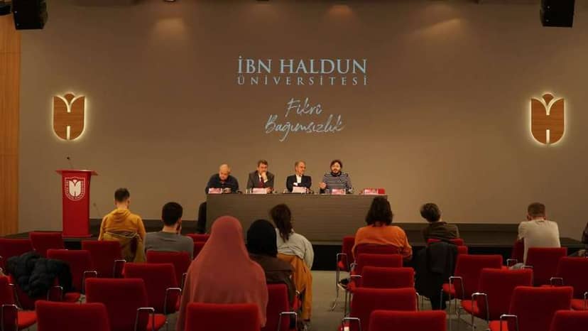 Dünya Felsefe Günü’nde İlahiyat, Tarih, Fen Bilimleri ve Siyaset Penceresinden Felsefe Konuşuldu
