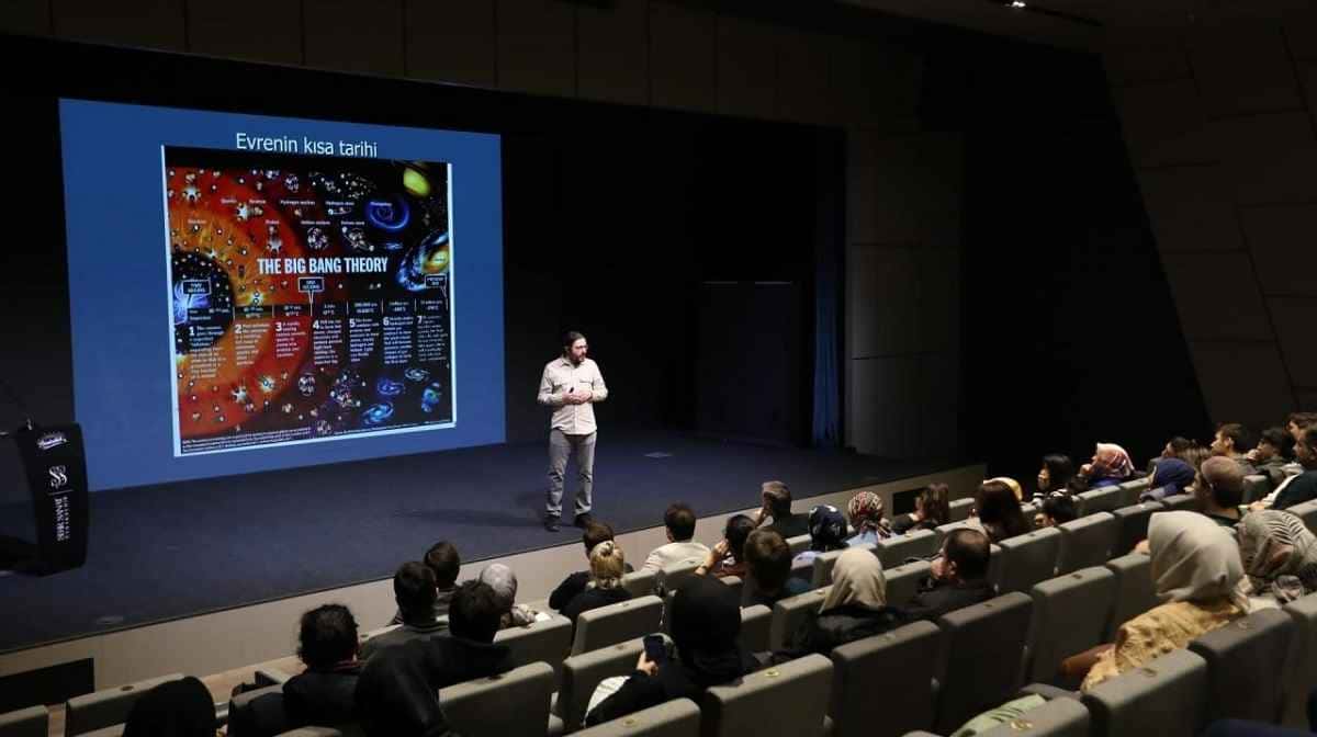 Assoc. Dr. Enis Doko spoke on Universe and Human at the Academy of Thought